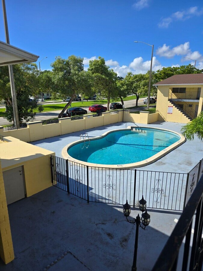 Photo - 2285 NE 172nd St Unidad 7 Rental