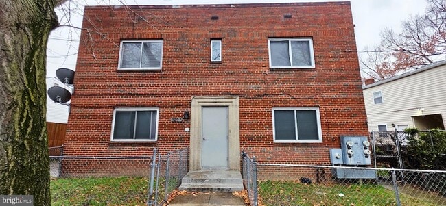 Building Photo - 3207 11th Pl SE Unit 4