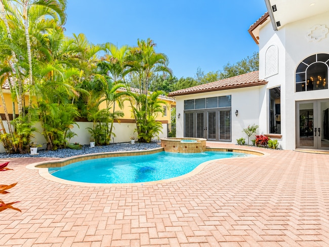 Photo - 17550 Circle Pond Ct