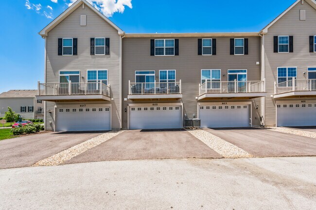 Photo - 605 Brook Ct