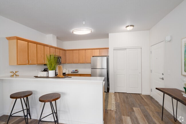 2BR, 2BA - 1065SF - Kitchen - The Northern at Coeur dAlene Place