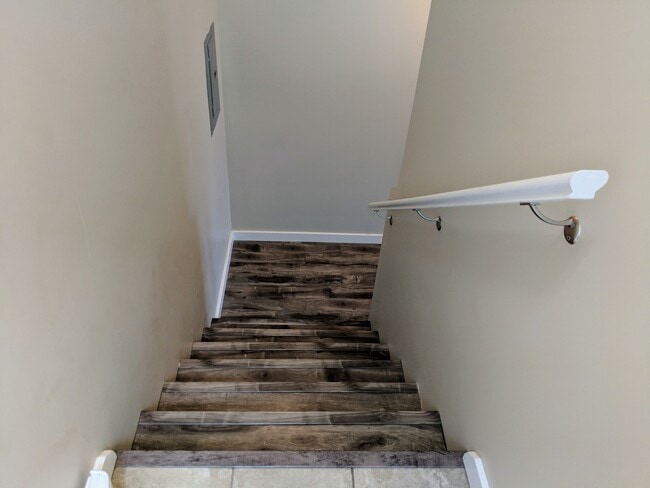 Building Photo - 1624 A-16287 87 Ave