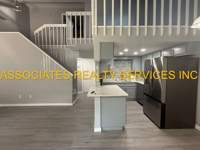 Photo - MUST SEE!!! 2BED/2BATH FULLY REMODELED UNIT IN GREENLEAF!!! FENCED BACK YARD!!! Unidad 812