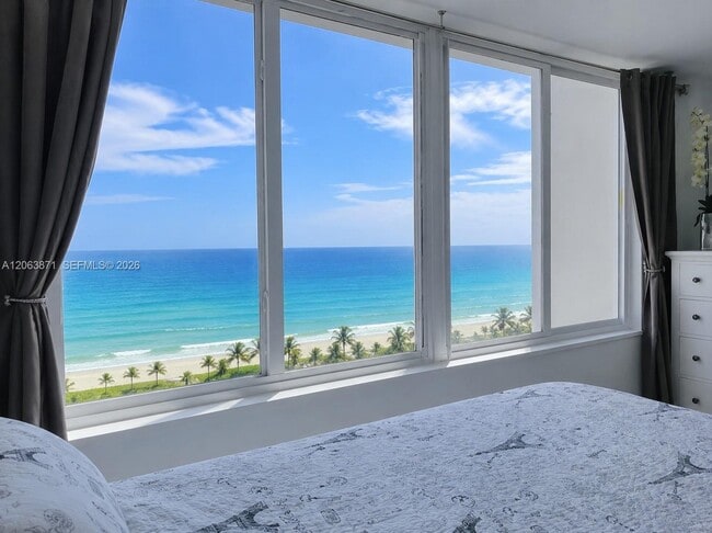 Photo - 19201 Collins Ave Unidad 545