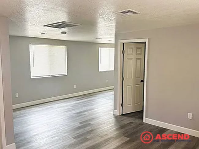 Photo - 1318-1320 El Tejon Ave Unit 1318