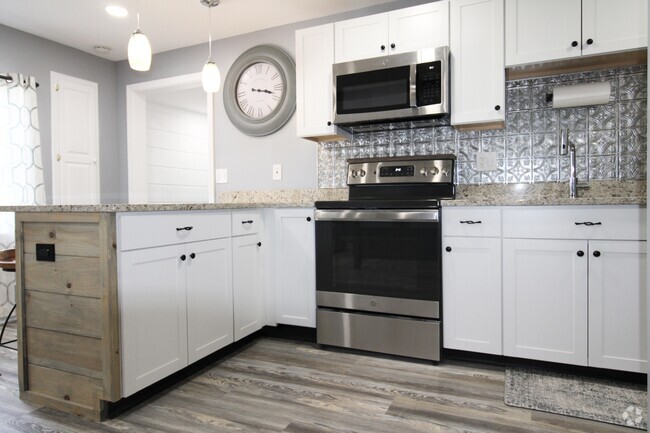 Building Photo - 23 Beacon St Rental