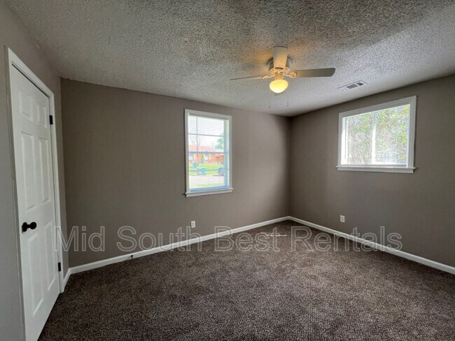 Photo - 361 W Essex Ave