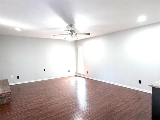 Photo - 220 Park Meadow Way