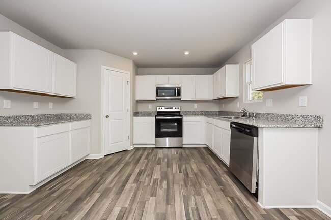 Photo - 210 Shalako Ln