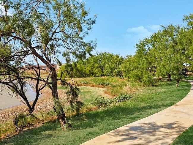 Photo - 2513 Guineas Ln