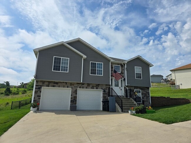Building Photo - 203 Ridgeview Dr