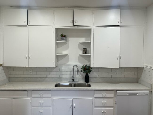 Photo - 2221 21st St