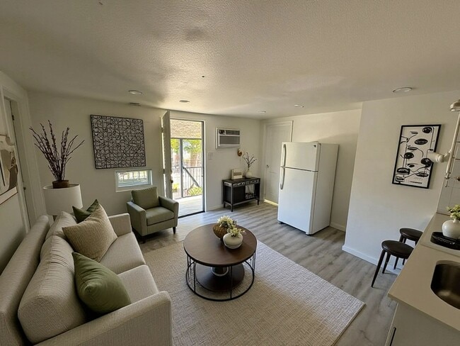 Building Photo - 302 MLK Dr Unit 300 MLK - 1