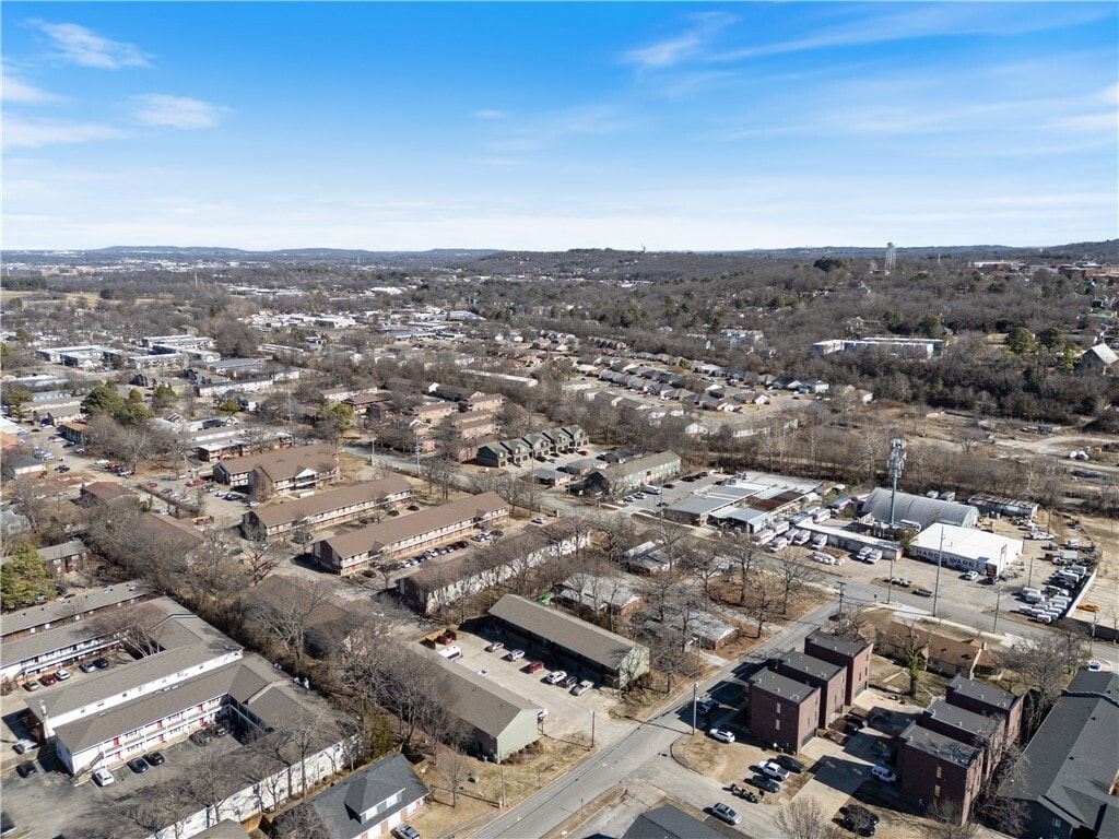 Photo - 884 W Holly St