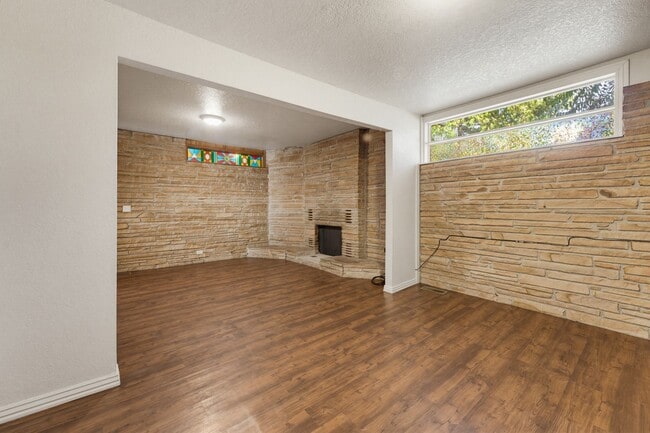 202 3rd Ave SE Unit A
