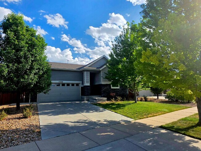 Updated 3-Bedroom Ranch in the Traditions Neighborhood – Move-In Incentives Available
