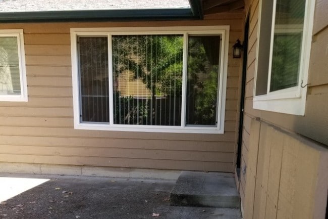 Building Photo - 3324 NE Lancaster St Unit Apt 1