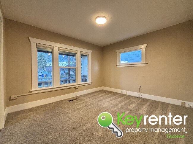 Photo - Cozy 4 Bedroom Tacoma Rental Home Near Lincoln District and Downtown