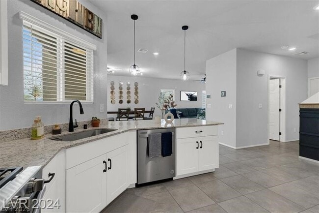 Photo - 7481 Moonglade St
