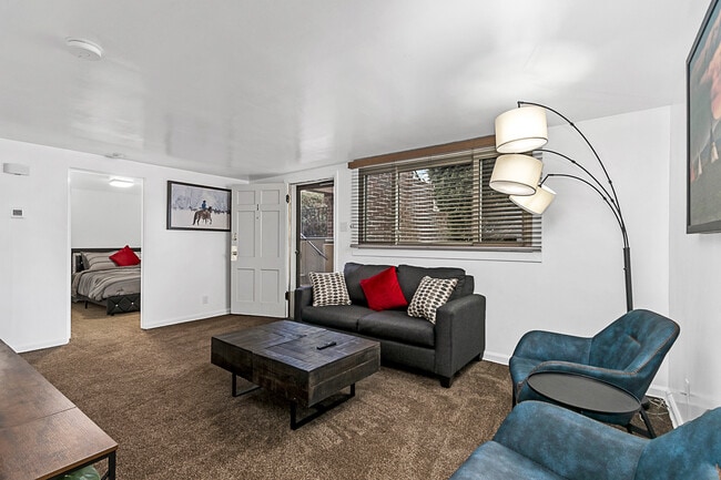 Unit 1 - 710 W 1st Ave Unit # 1