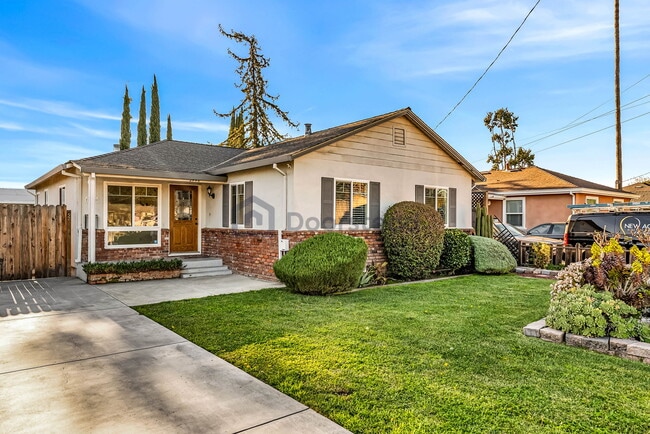 Photo - 2448 Pioneer Ave