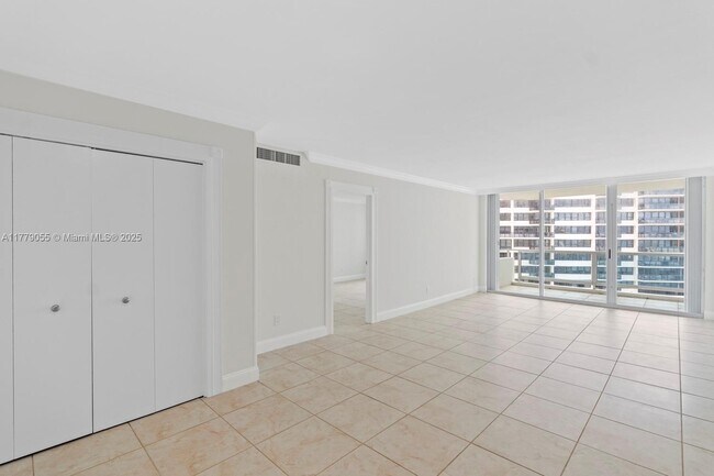 Photo - 5161 Collins Ave Unit 701