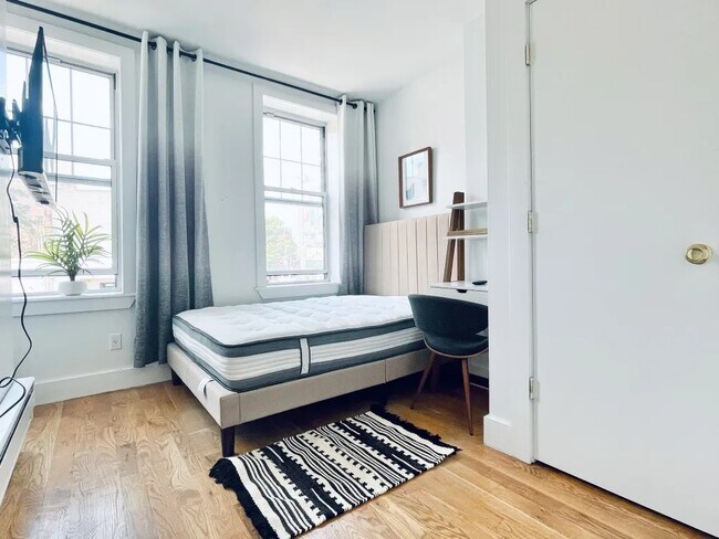 Photo - Furnished room/NOT APARTMENT Unit 2