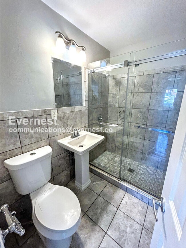 Photo - 1001 Kinney St