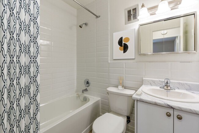 Photo - 240 Southwood Dr