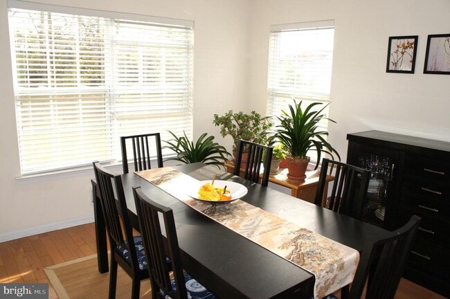 Building Photo - 30 Richards Rd