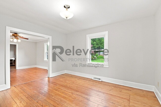 Photo - 1425 Dinwiddie Ave
