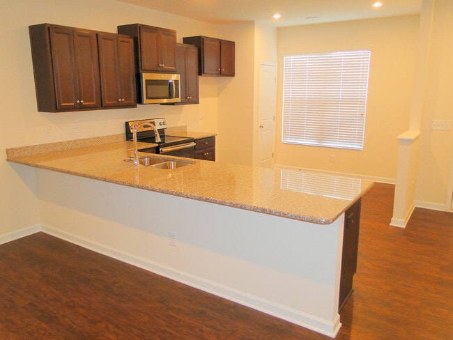8814 Commons Townes Dr