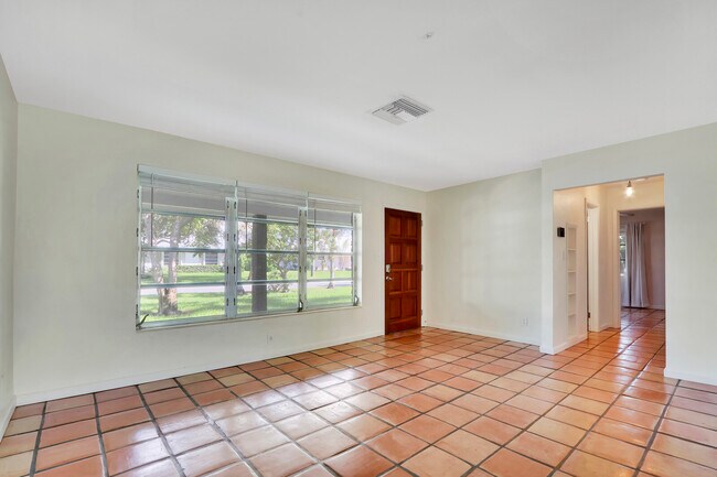 Photo - 8336 SE Palm St