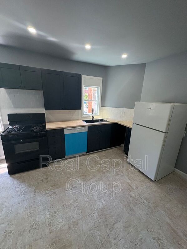 44 Alexander St Unit 3