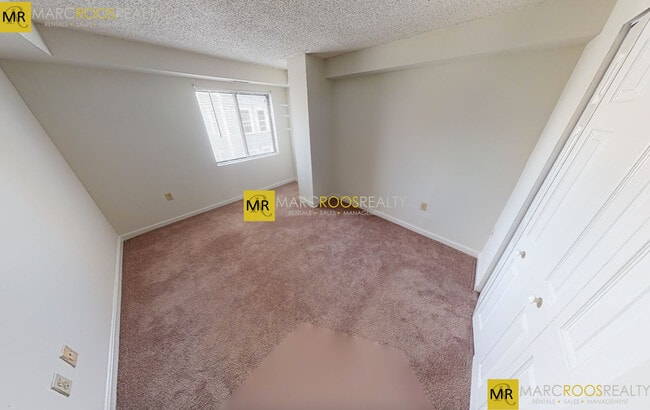 Photo - 18 Elmer St Unit 404