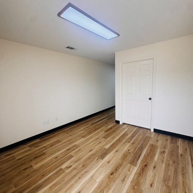 Photo - 2905 Nederland Ave
