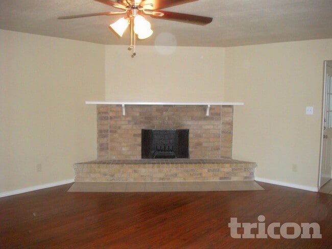 Photo - 9215 Sophora Dr