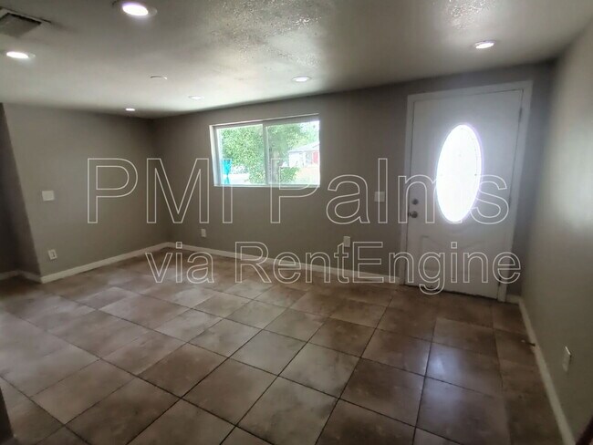 Photo - 2406 S 69th St