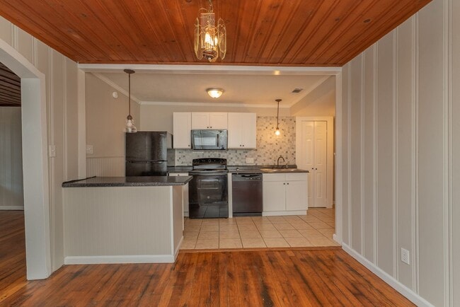 Building Photo - $1,200 - 3 bed/2 bath house for rent in Midtown Augusta, with fenced back yard