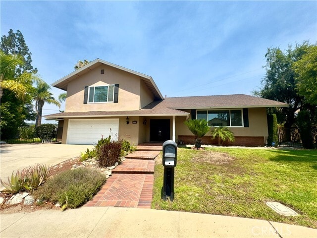 Building Photo - 2319 La Sierra Way Rental