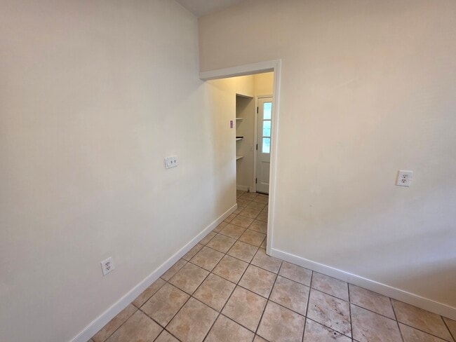 Photo - 1028 Fellsway Apartments Unit 1