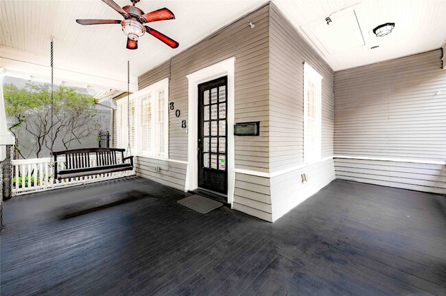 Photo - 808 Woodrow St