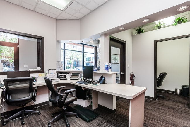 Photo - 2027 W Division St