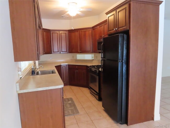 Photo - 71 Railroad Ave