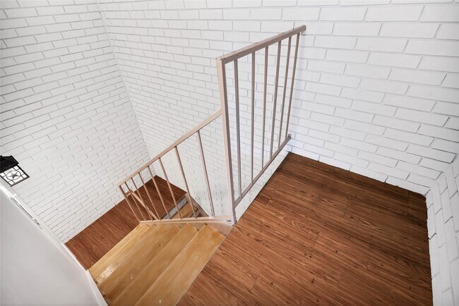 Building Photo - 1802 Potomac Dr Unit C Rental