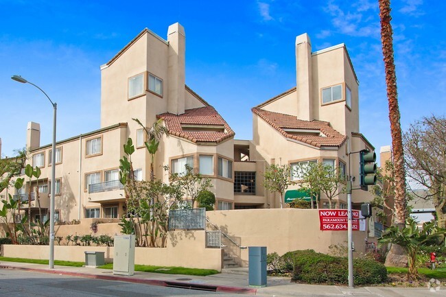 Building Photo - Paramount Terrace Apartments