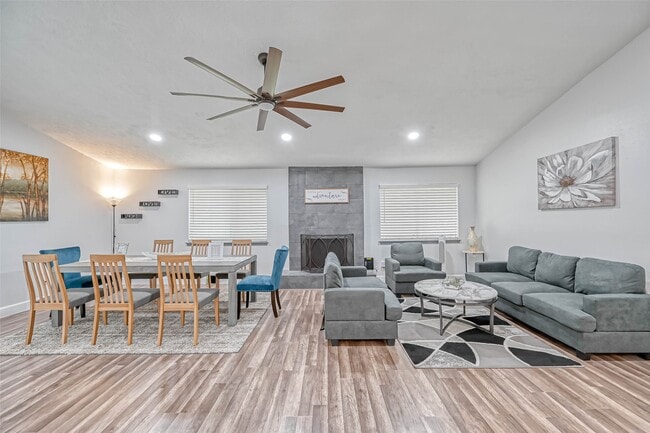 Photo - 11618 Corona Ln