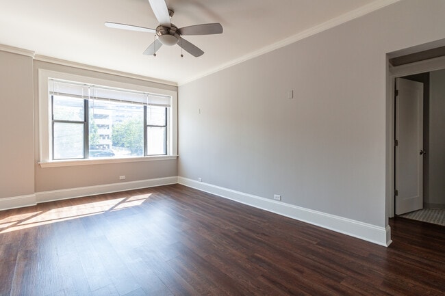 Photo - 827 W Lakeside Pl Unit CC