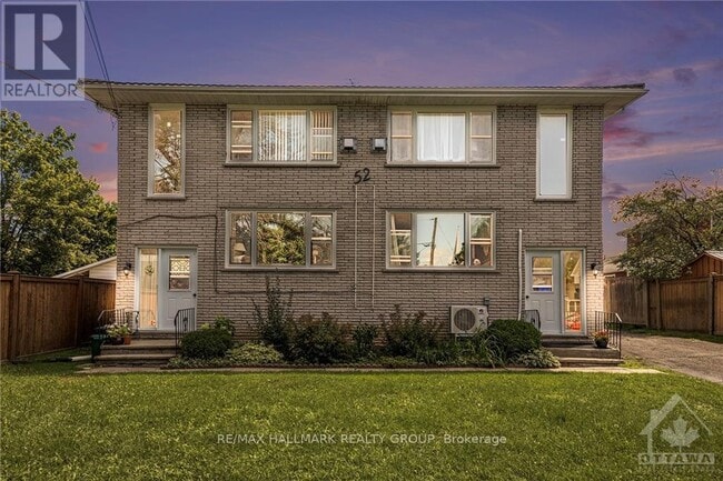 Photo - 52 Halton St