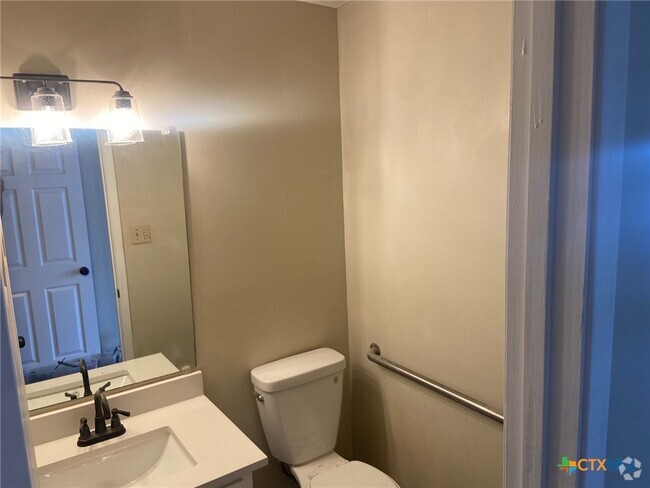 Building Photo - 116 Campbell Dr Unit 9 Rental
